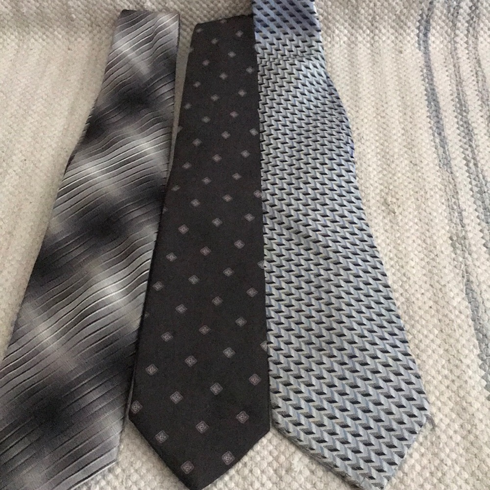 Bundle of 3 men’s ties